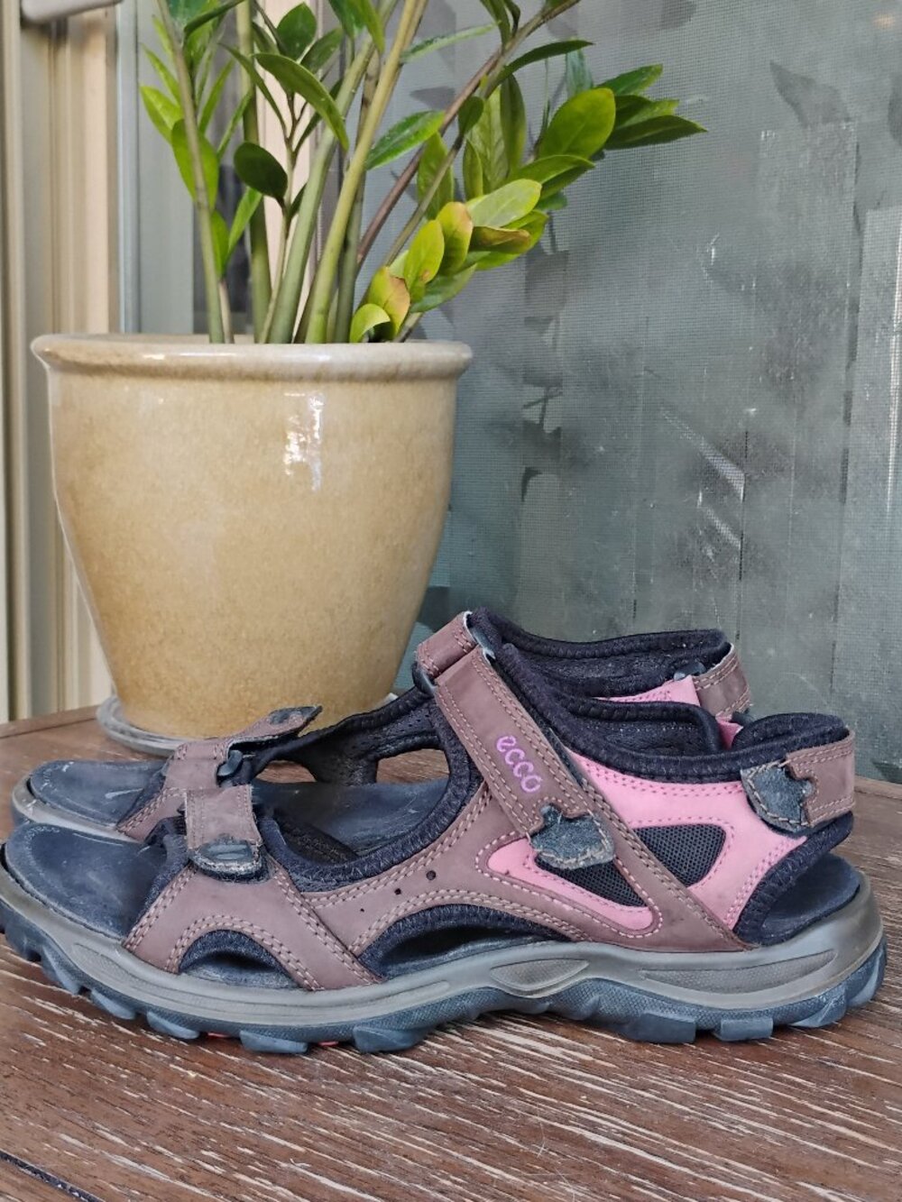 ECCO Women's Brown & Pink Yucatan Outdoor Walking/Water Sandals Size 9 - 9.5